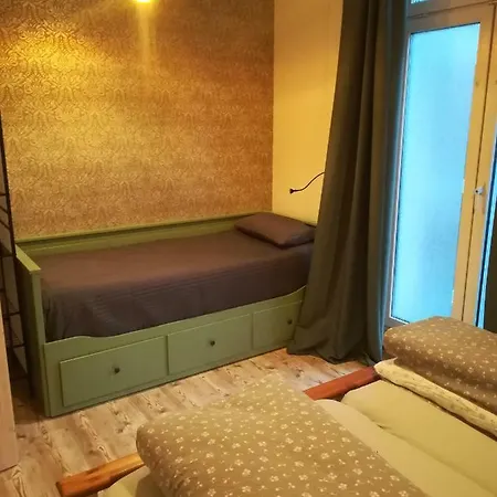 Apartment Fuer Max. 10 Personen In Zentrum Sued