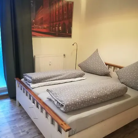 Apartment Fuer Max. 10 Personen In Zentrum Sued Leipzig